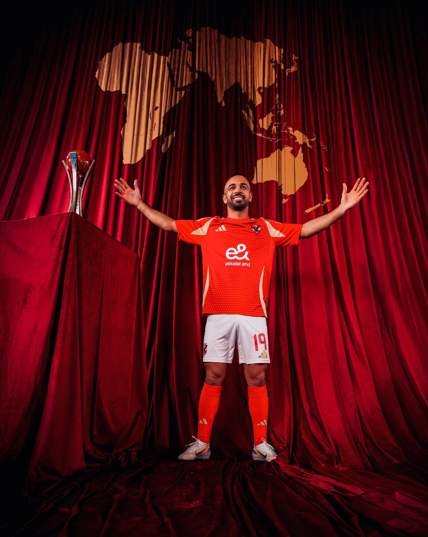 حساب الأهلى يحتفل بأبطال نصف العالم ويؤكد: مستعدون لاستكمال الرحلة فى كأس إنتركونتيننتال