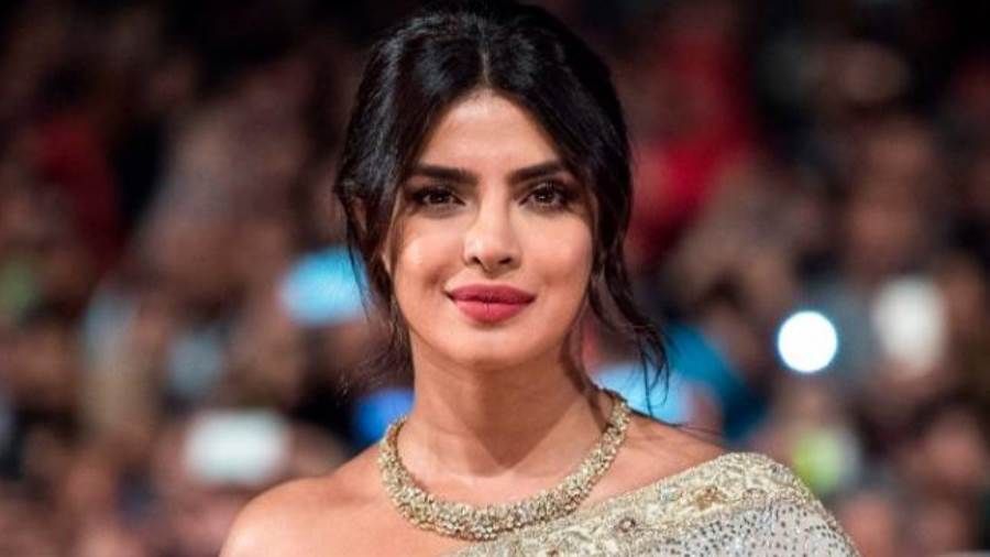 تكريم بريانكا شوبرا في مهرجان البحر الأحمر السينمائي شهدت النسخة الرابعة من مهرجان البحر الأحمر السينمائي تكريم العديد من الشخصيات سواء العربية أو العالمية منذ انط إقرأ المزيد