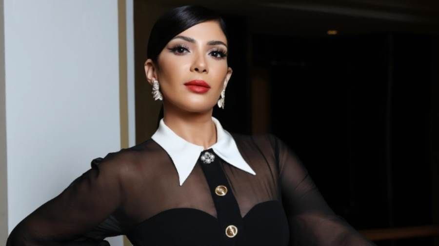 منى زكي: فيلم "الست" أصعب تجربة في حياتي حكت الفنانة منى زكي عن فيلم الست الذي تقدم فيه السيرة الذاتية لكوكب الشرق أم كلثوم.وقالت منى زكي عن هذه التج إقرأ المزيد