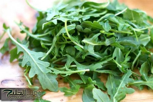 يوضع سره في أضعف خلقه.. شابة يمنيه تكشف عن عشبة رهيبة مفعولها جبار يقضي على السرطان نهائيا موجودة في كل مطبخ.. ازاي عايش وانت مش داري عنها!!