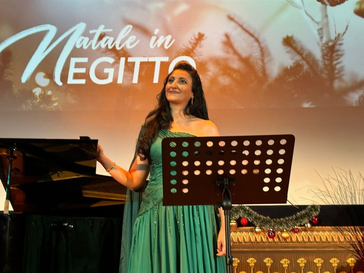 السوبرانو المصرية أميرة سليم تتألق في حفل الكريسماس بالأكاديمية المصرية للفنون بروما