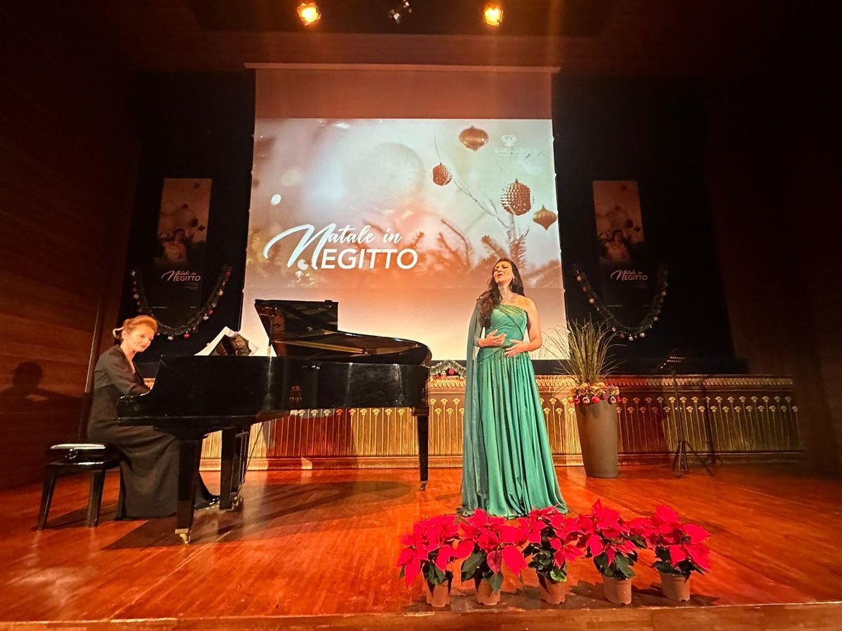 السوبرانو المصرية أميرة سليم تتألق في حفل الكريسماس بالأكاديمية المصرية للفنون بروما