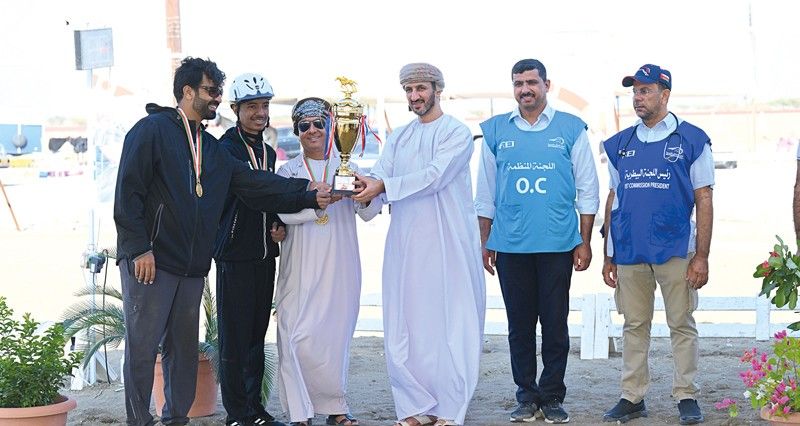 منافسة مثيرة يشهدها سباق مهرجان صحار للقدرة والتحمل لمسافة 100كم