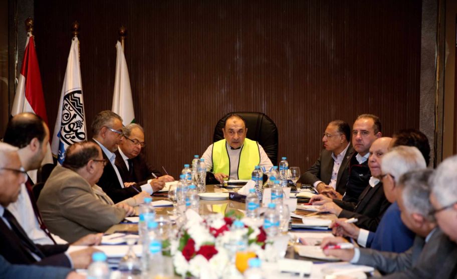 وزير قطاع الأعمال العام يتابع الموقف التنفيذي لمشروعات…