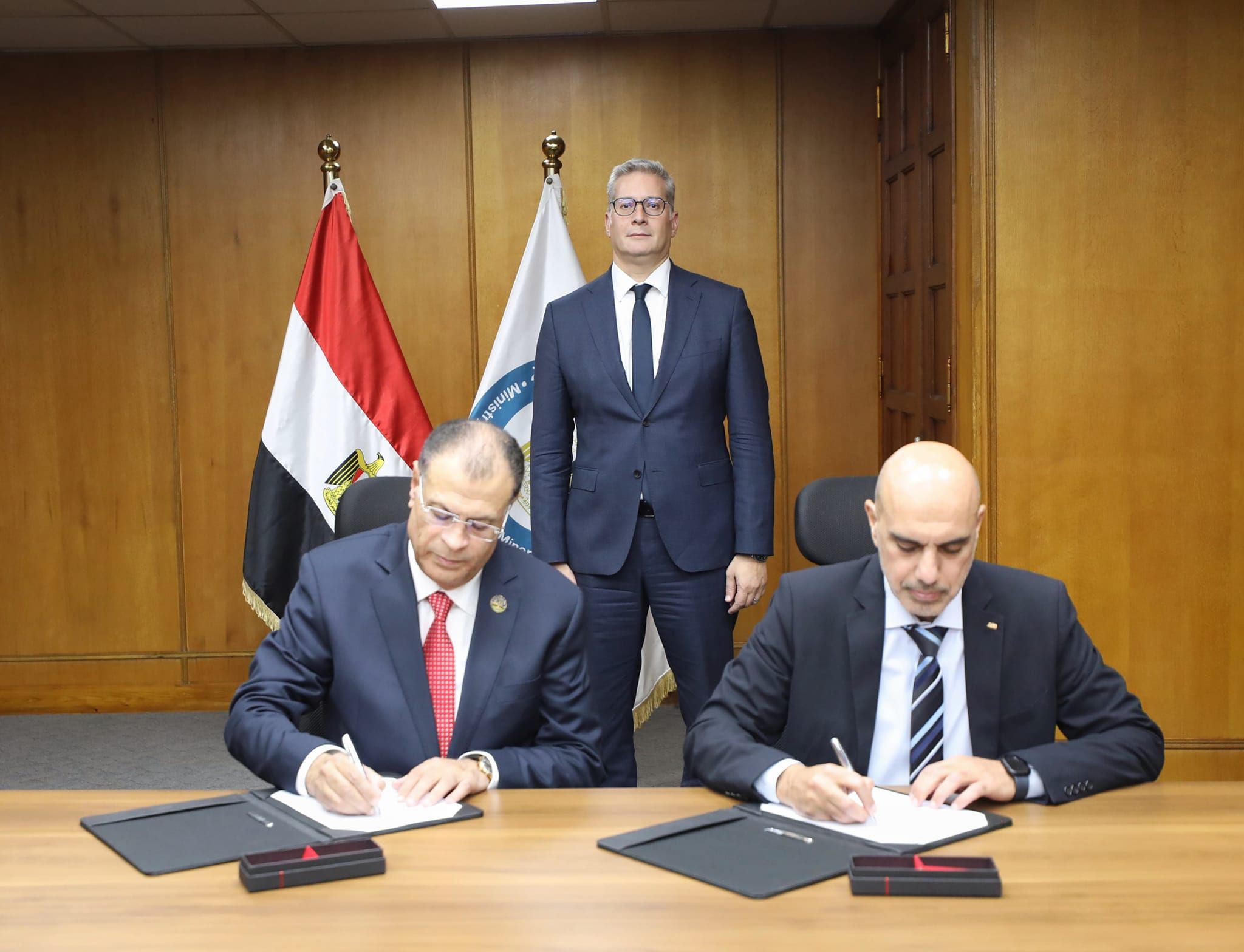 وزير البترول يشهد توقيع ثلاث اتفاقيات استراتيجية لتطوير…