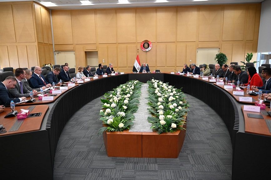 كامل الوزير: ندرس إنشاء مركز لتداول وتصنيع الحبوب لتلبية…