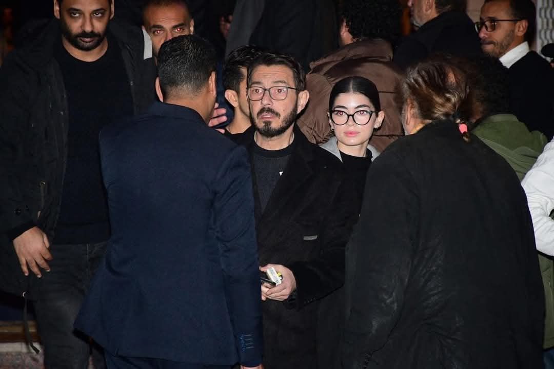 أحمد زاهر وابنته ليلى في عزاء نبيل الحلفاوي