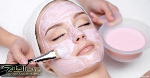 وصفة فعالة وغير مكلفة لتفتيح وتبييض البشرة وتنقيتها من أي بقع غامقة في دقائق