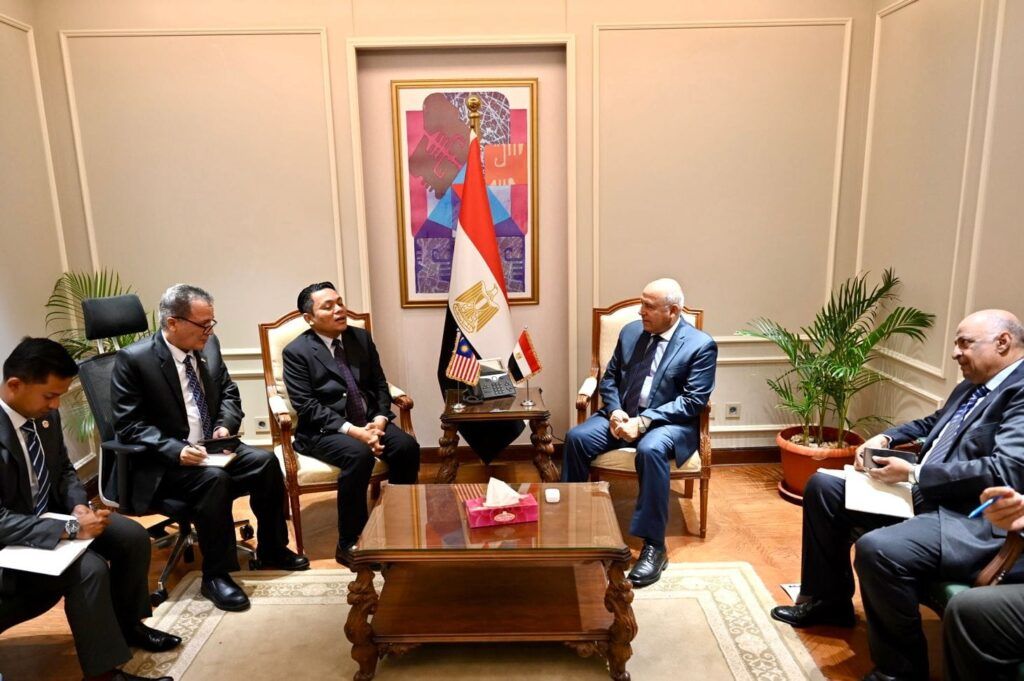 كامل الوزير: نعمل على زيادة الاستثمارات الماليزية في مصر…
