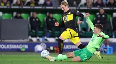 دورتموند يهزم فولفسبورغ بثلاثية