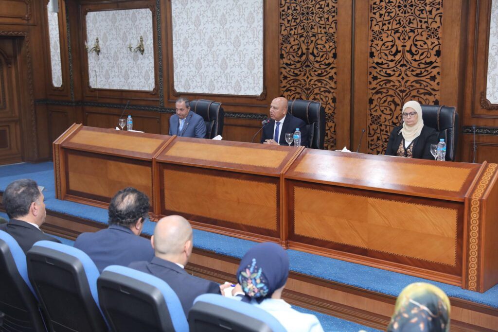 كامل الوزير: ندرس إقامة مجمعا جاهزا يضم 450 مصنعا جنوب…