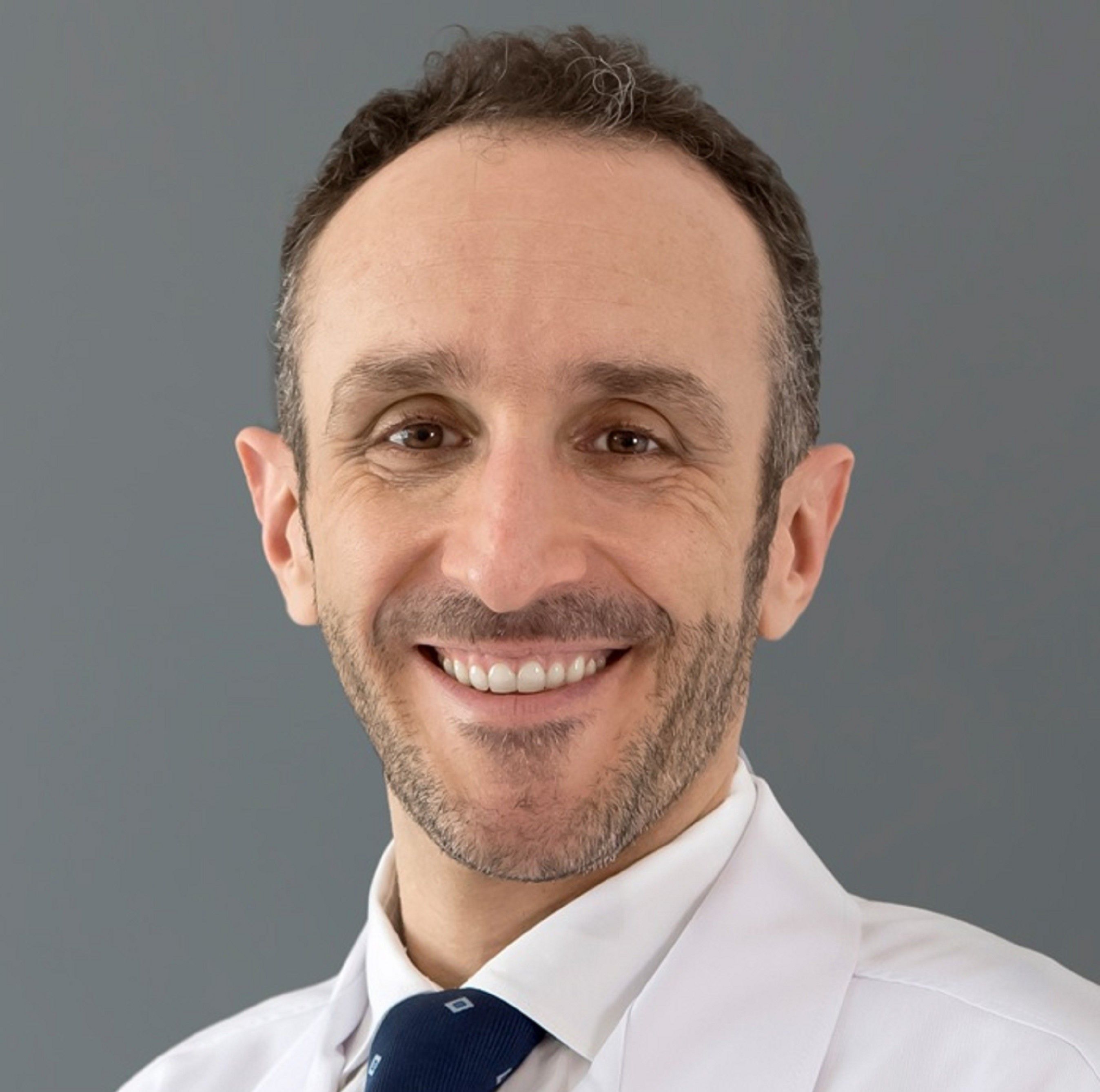 جيل الألفية الأكثر عرضةً لها: التأثيرات السلبية للضوء الخافت من الهواتف المحمولة