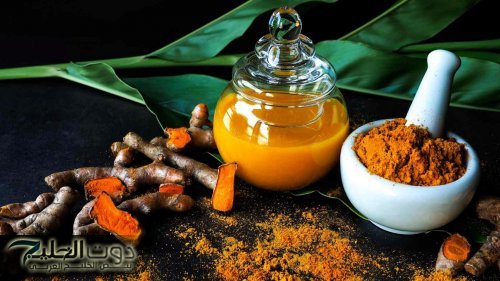 فتاة سعودية في عمر الزهور .. تحكي تجربتها الشخصية مع ماء الكركم بعدما تناولته لمدة شهر كامل .. هذا ما ظهر علي جسدها