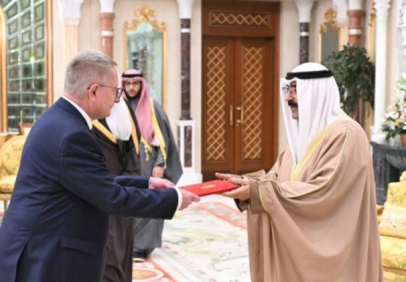 امير الكويت يتسلم أوراق اعتماد سفراء النمسا وبيرو وكوبا واليابان وليسوتو