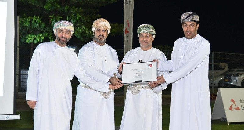 إدارة فريق الكفاح الرياضي بصحار تشيد بدور وأهمية برنامج «الملاعب الخضراء»