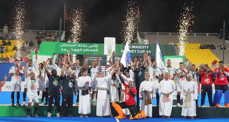 نادي العامرات يدخل قائمة أبطال الكأس بفوزه على صلالة فـي نهائي مثير