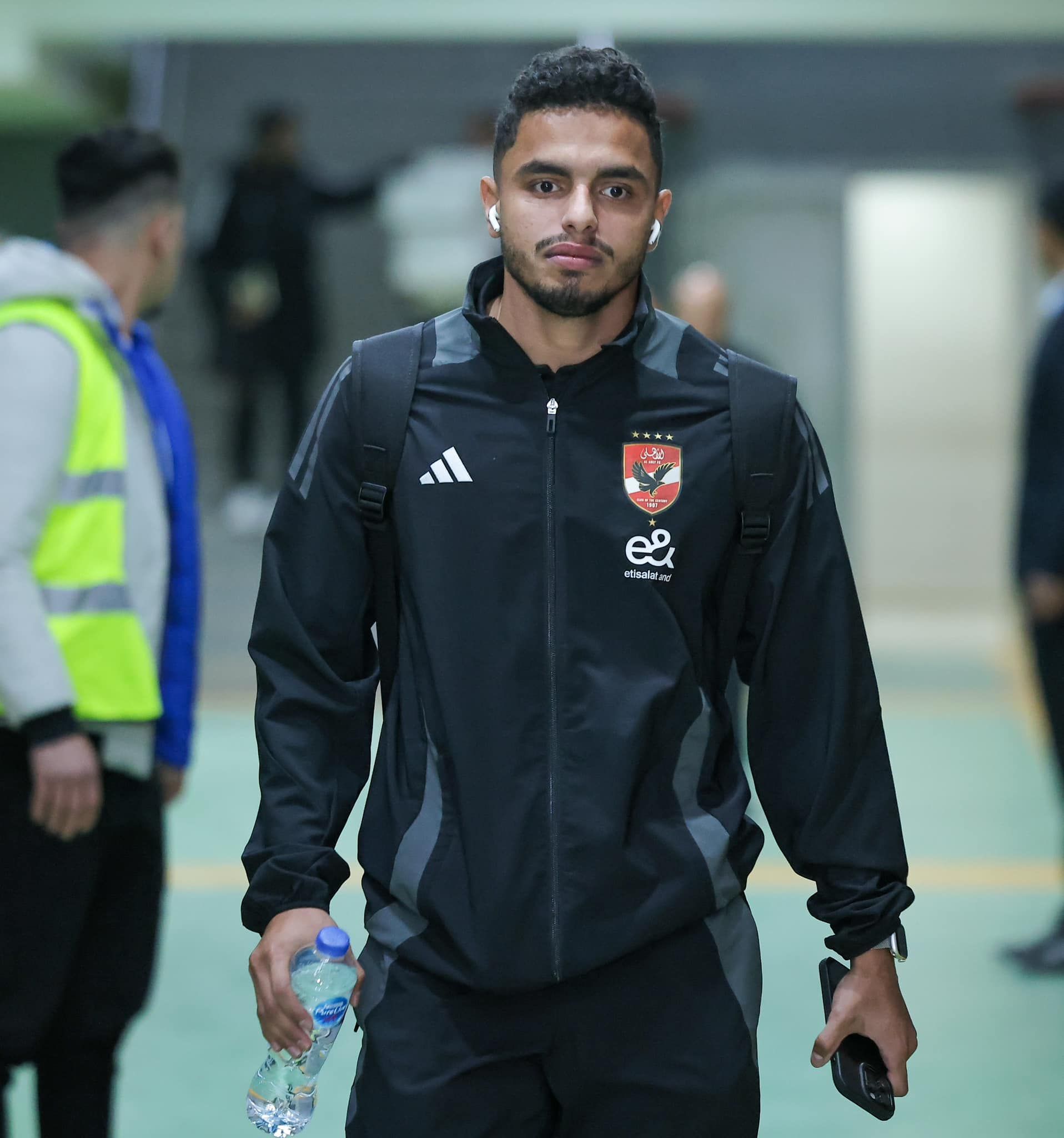 شاهد وصول الأهلي إلى برج العرب لمواجهة المصري في الدوري