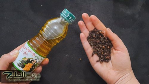 " القرنفل على زيت الزيتون " معجزة القرن الحادي والعشرين .. استخدميه بهذه الطريقة قبل النوم واسحري جوزك يا مدام !!
