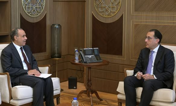 مدبولي يتابع مع وزير الخارجية دعم علاقات التعاون والتنمية مع…