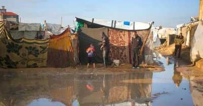 أخبار اليمن : الأمطار تغمر 1500 خيمة للنازحين في غزة