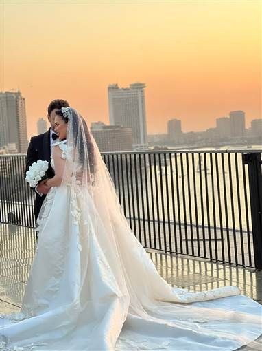  الصور الأولى من حفل زفاف مي فاروق ومحمد العمروسي تحتفل المطربة مي فاروق بحفل زفافها اليوم على خطيبها الفنان محمد العمروسي ليكون أول حفل زفاف فني في 2025.وارت إقرأ المزيد