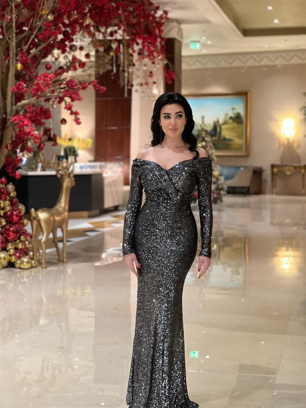 بالأسود.. ميرهان حسين تتألق في حفل زفاف مي فاروق ومحمد العمروسي
