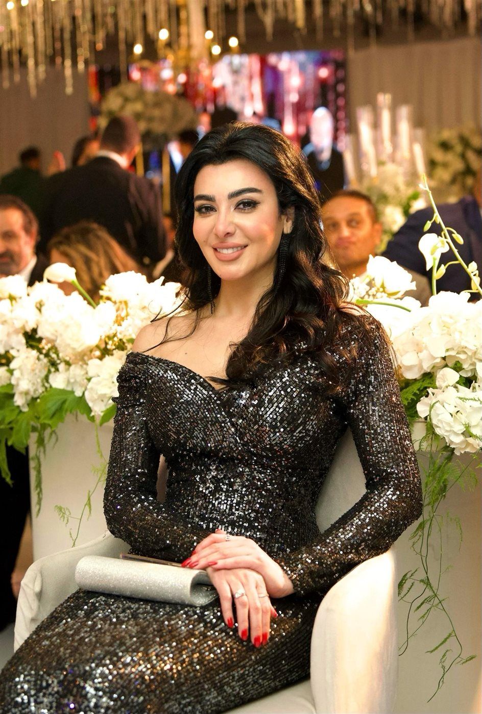بالأسود.. ميرهان حسين تتألق في حفل زفاف مي فاروق ومحمد العمروسي