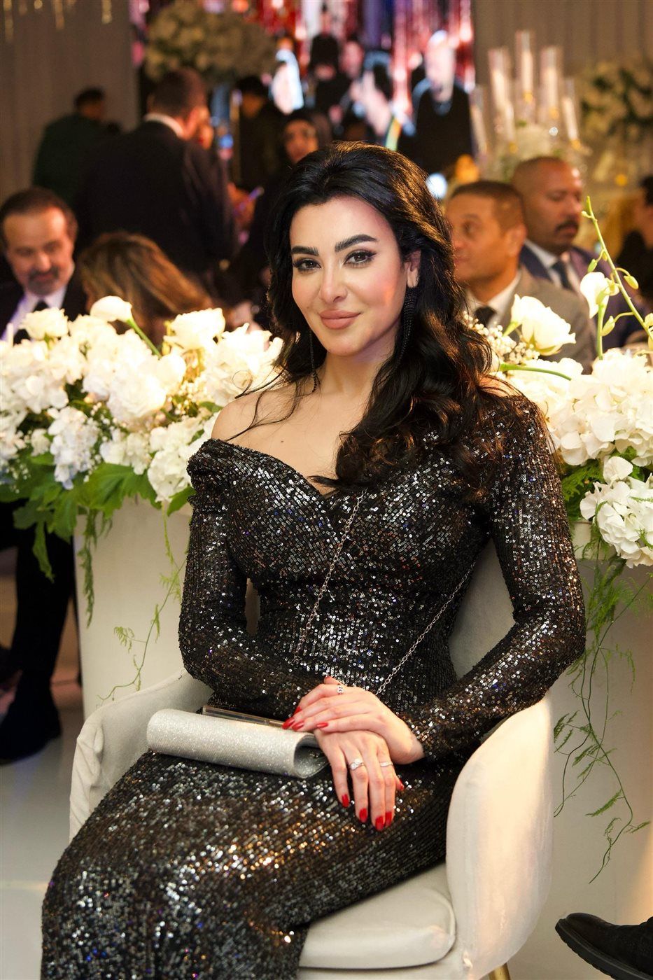 بالأسود.. ميرهان حسين تتألق في حفل زفاف مي فاروق ومحمد العمروسي