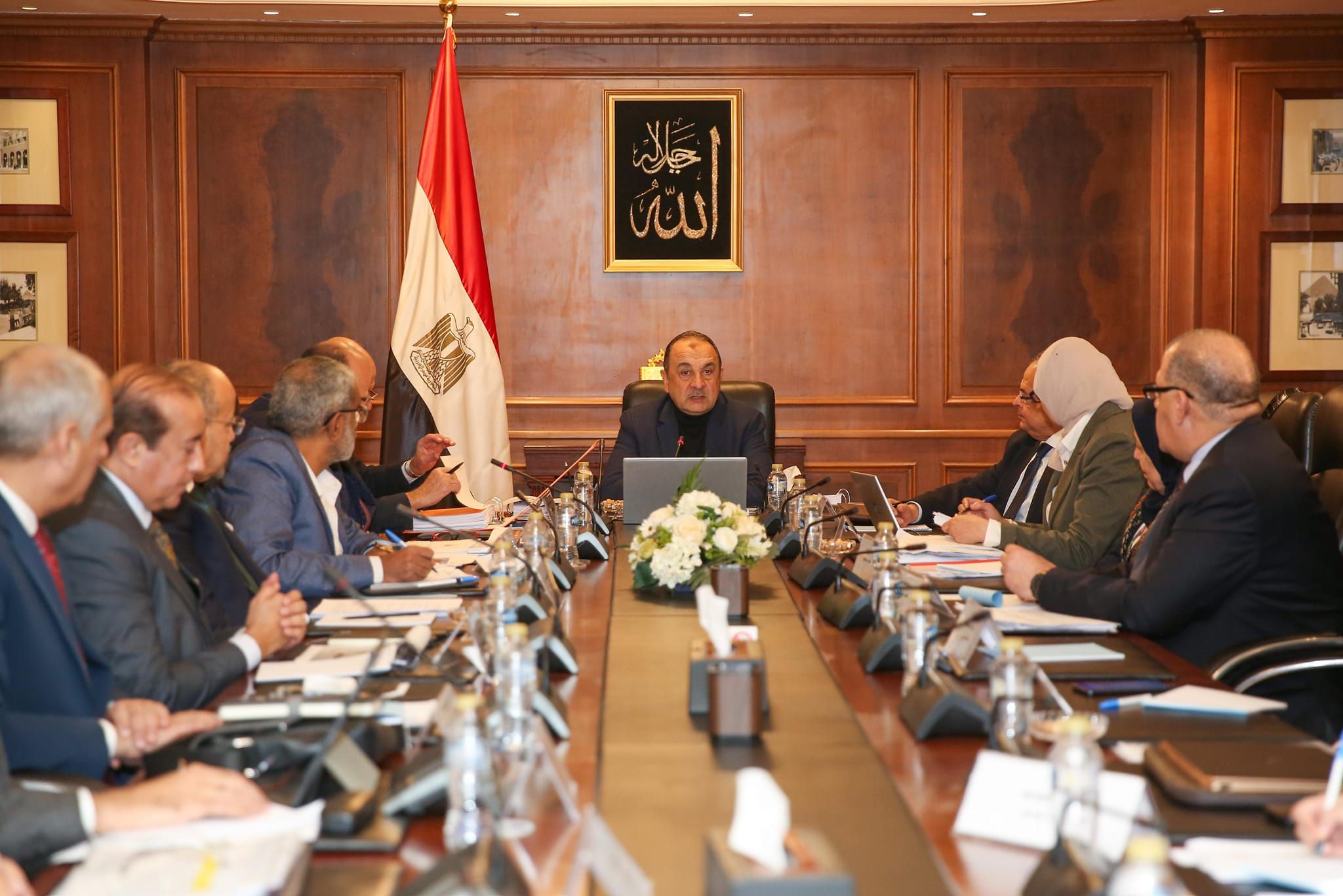 وزير قطاع الأعمال العام يزور شركتي إيجوث و ECH