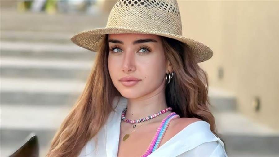 فرح الزاهد تحتفل بيوم ميلاد شقيقتها هنا الزاهد بصورة من الطفولة احتفلت الفنانة فرح الزاهد بيوم ميلاد شقيقتها هنا والذي يوافق اليوم 5 يناير بطريقة مميزة حيث نشرت صورة جمعتهما إقرأ المزيد