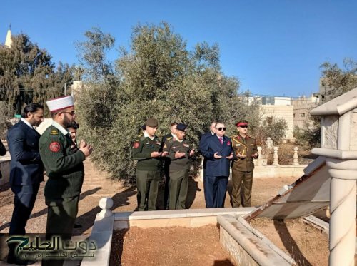 السفير العراقي يزور مقبرة شهداء الجيش العراقي