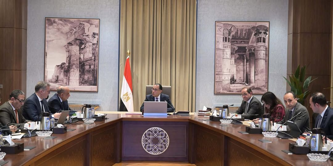 رئيس الوزراء يتابع جهود تأمين إمدادات الطاقة اللازمة…