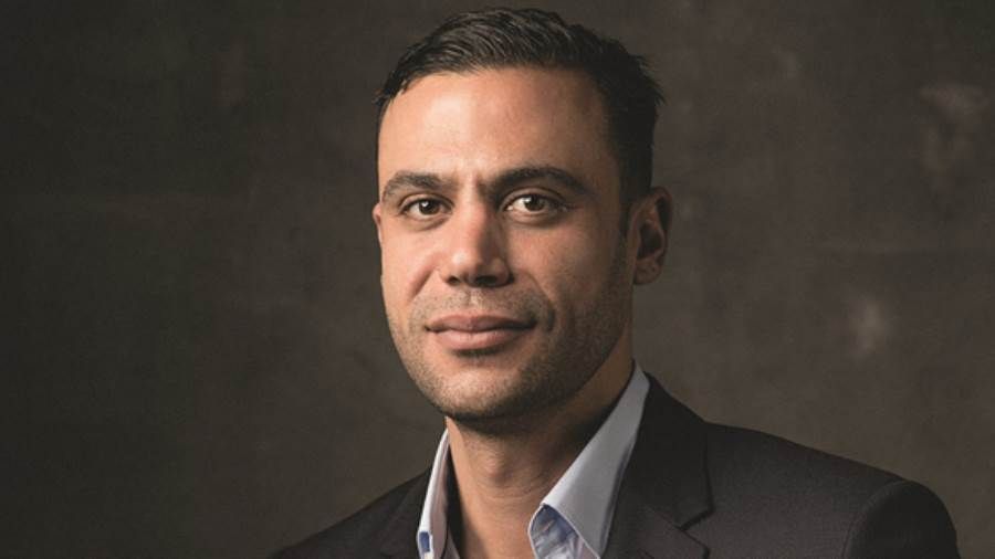 محمد إمام يشوق الجمهور لـ"شمس الزناتي" بعد 33 عاما من عرض فيلم شمس الزناتي الذي قام ببطولته عادل إمام يعود محمد إمام لتقديم نسخة جديدة من العمل مع إقرأ المزيد