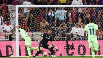 برشلونة إلى نهائي السوبر الإسباني