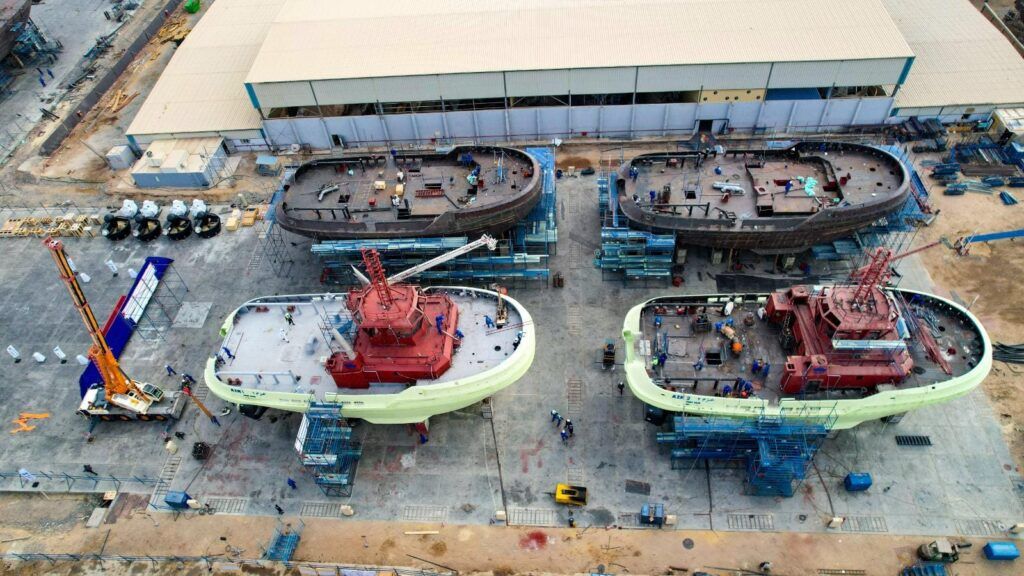 أسامة ربيع: تكليف رئاسي جديد ببناء 12 سفينة صيد أعالي بحار