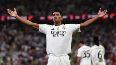 ريال مدريد يواجه برشلونة في نهائي السوبر