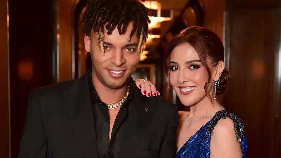 أوكا يشوّق جمهوره لعمل جديد يجمعه بزوجته مي كساب شوق مطرب المهرجانات أوكا كل جمهوره ومحبيه لعمل جديد يجمعه بزوجته مي كساب وذلك من خلال حسابه الشخصي على موق إقرأ المزيد