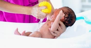 سلوكيات الرضع الغريبة: دليل شامل لفهم تصرفات طفلك