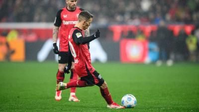 ليفركوزن يقترب من صدارة البوندسليغا