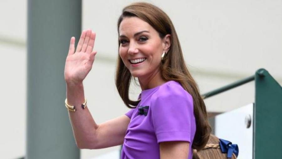 كيت ميدلتون تتحدث عن مرحلة شفائها من السرطان في زيارتها اليوم إلى المستشفى التي ترددت عليها طيلة العام الماضي لتلقي الرعاية الصحية والعلاج الكيميائي قدمت إقرأ المزيد