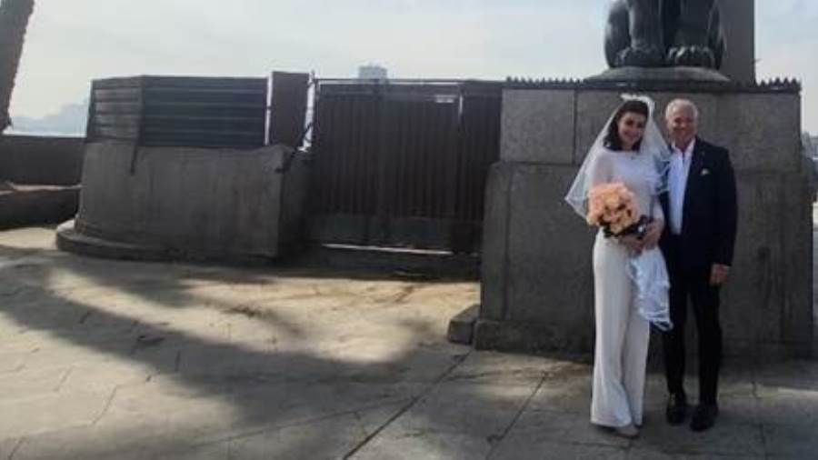 الصور الأولى من عقد قران أروى جودة