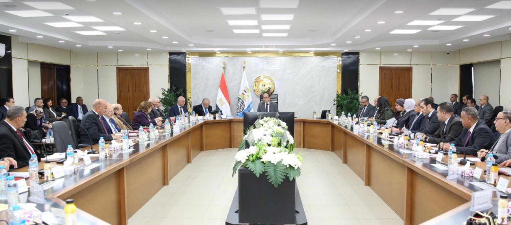 أرباح القابضة للسياحة تنمو 50% إلى 5.2 مليار جنيه للعام…