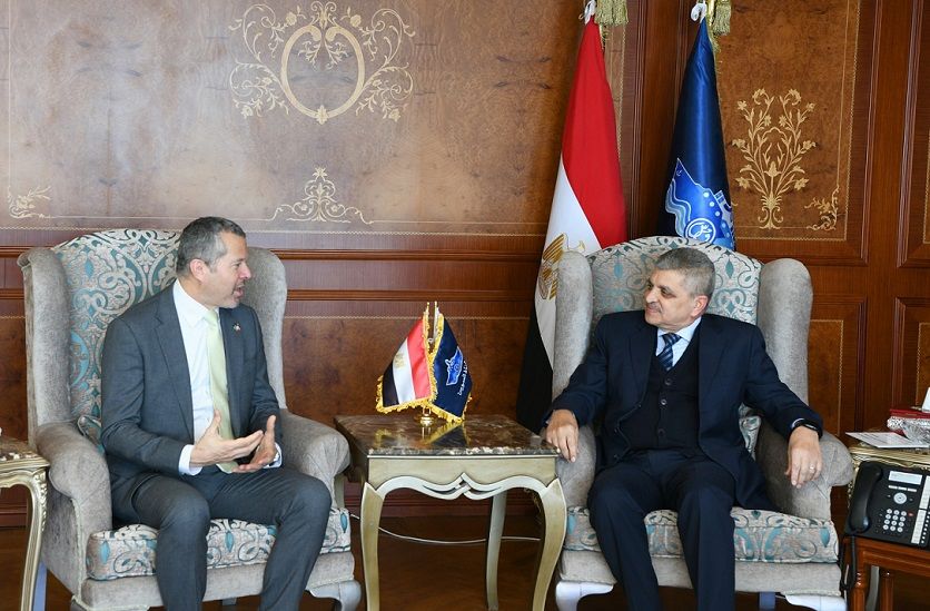 قناة السويس تؤكد جاهزيتها للعمل بكامل طاقتها مع عودة الخطوط…