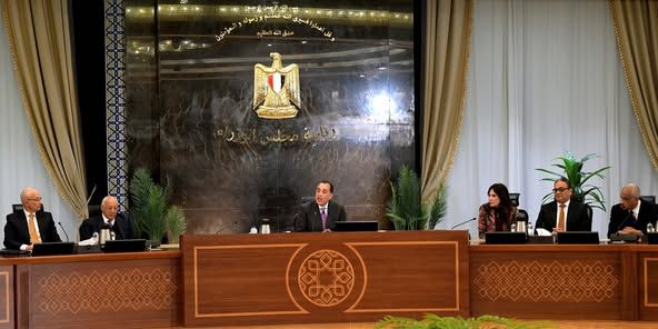 مدبولي: توجيهات رئاسية بتوسيع قاعدة التشاور والاستفادة من…