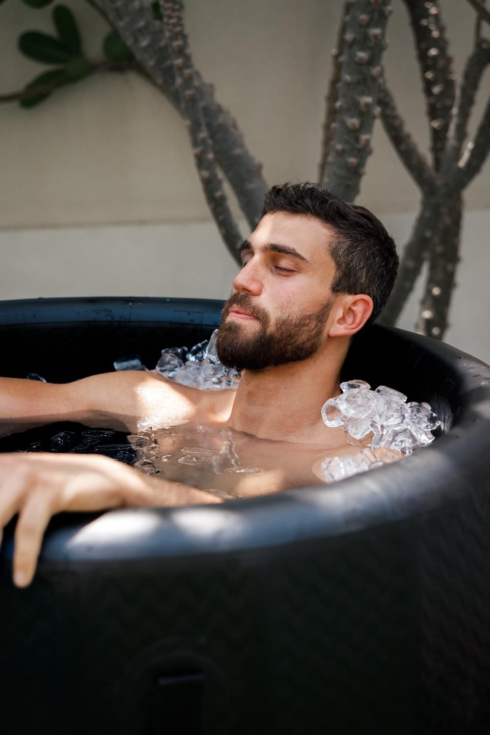 منها تعزيز الصحة الجسدية والنفسية.. 7 فوائد مدهشة للعلاج بالغطس البارد تعرَفي عليها