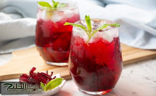 "مشروب احمر جبار لو استخدمته هيخلي الكل يحتار".. عشبة عجائب تعالج التهابات الحلق وتنظم مستوى الكوليسترول والضغط!"