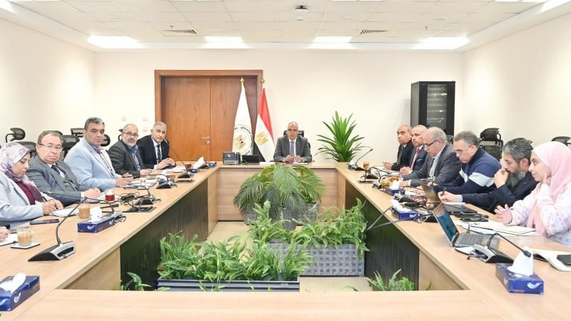 سويلم يتابع موقف دراسة ”إعادة تأهيل المناطق الزراعية فى شمال الدلتا المتأثرة...