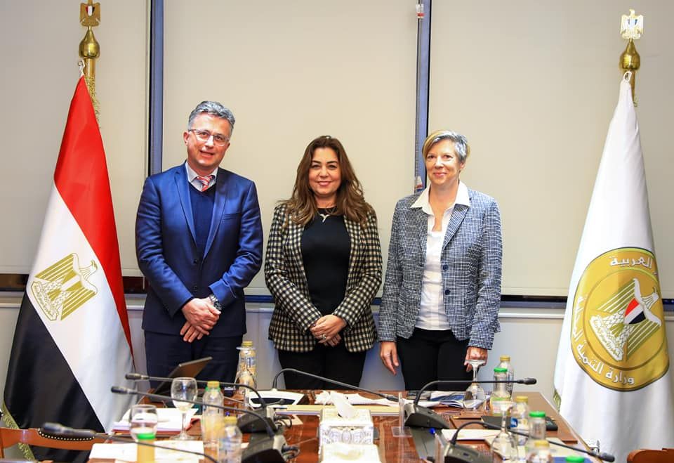 وزيرة التنمية المحلية تبحث مع وفد الوكالة الألمانية للتعاون…