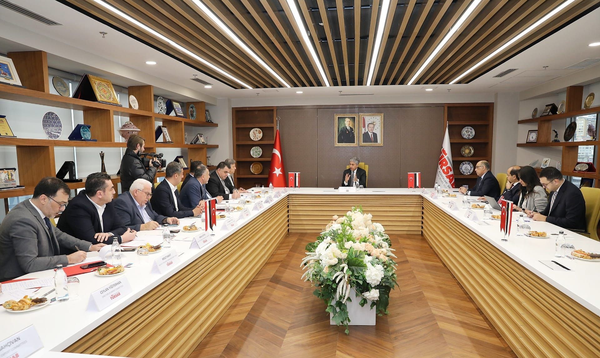 وزير السياحة يبحث مع اتحاد شركات السياحة التركي تعزيز…