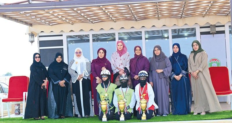 الفارسة إيلاف الزدجالية تتوج بسباق الفتيات للقدرة والتحمل ببركاء